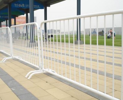 鄭州移動(dòng)護(hù)欄客戶見證