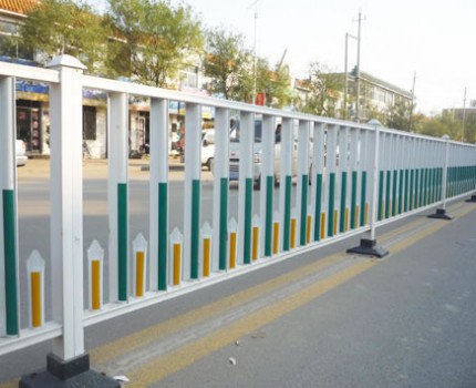 鄭州道路中間護(hù)欄